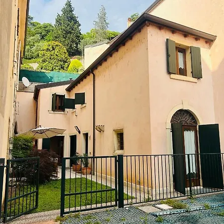 Vittoria Apartment Verona
