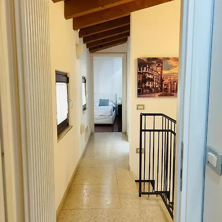 Vittoria Apartment *